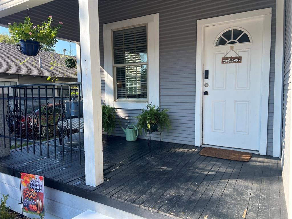 3227 Avenue I Property Photo 4