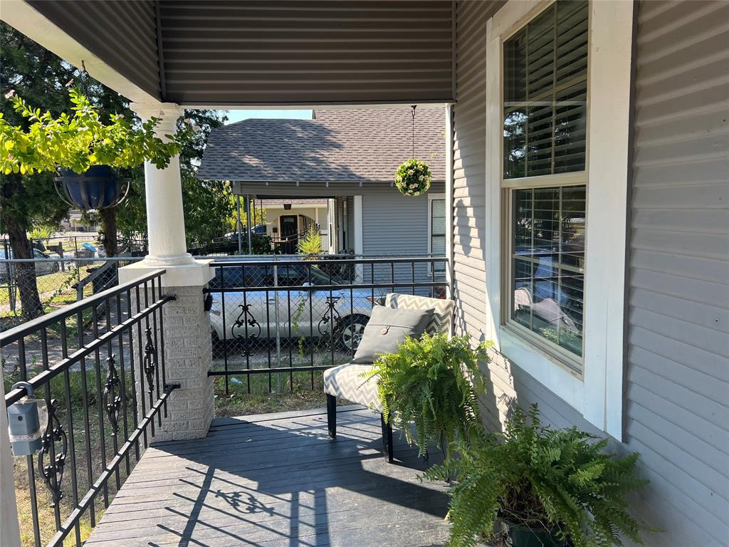3227 Avenue I Property Photo 5