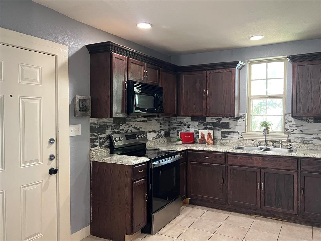 3227 Avenue I Property Photo 15