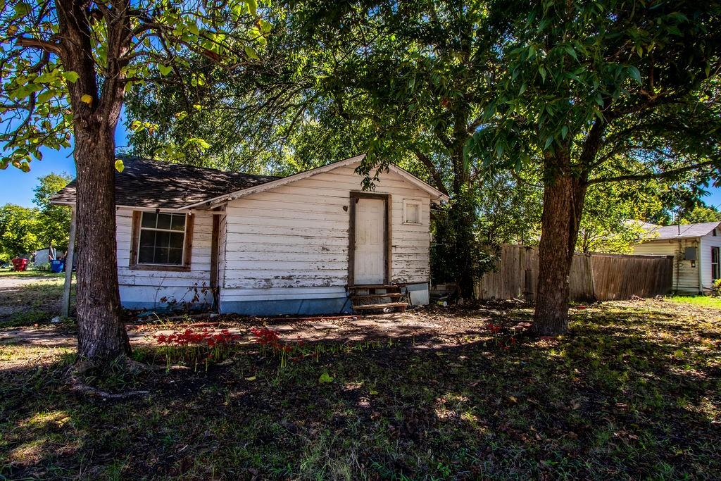 817 S Main Street Property Photo 1