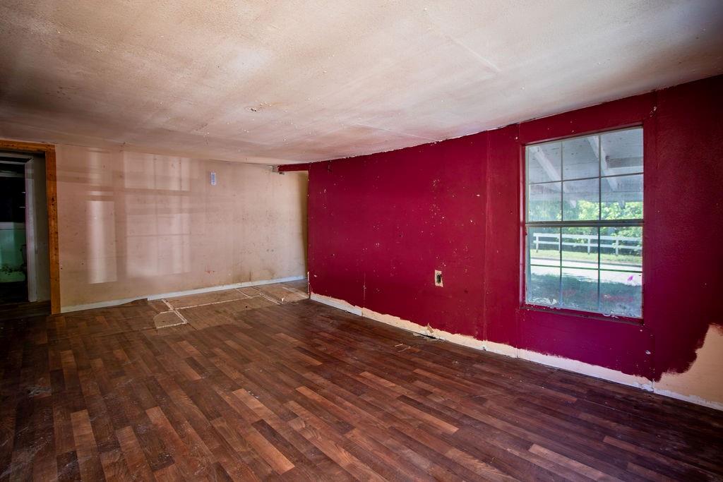 817 S Main Street Property Photo 11