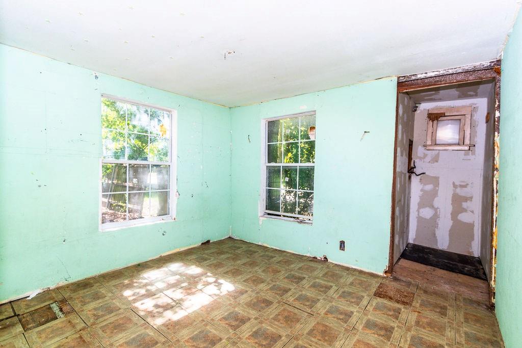 817 S Main Street Property Photo 18
