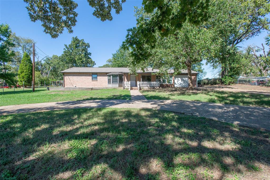210 Lake Front Drive Property Photo 1