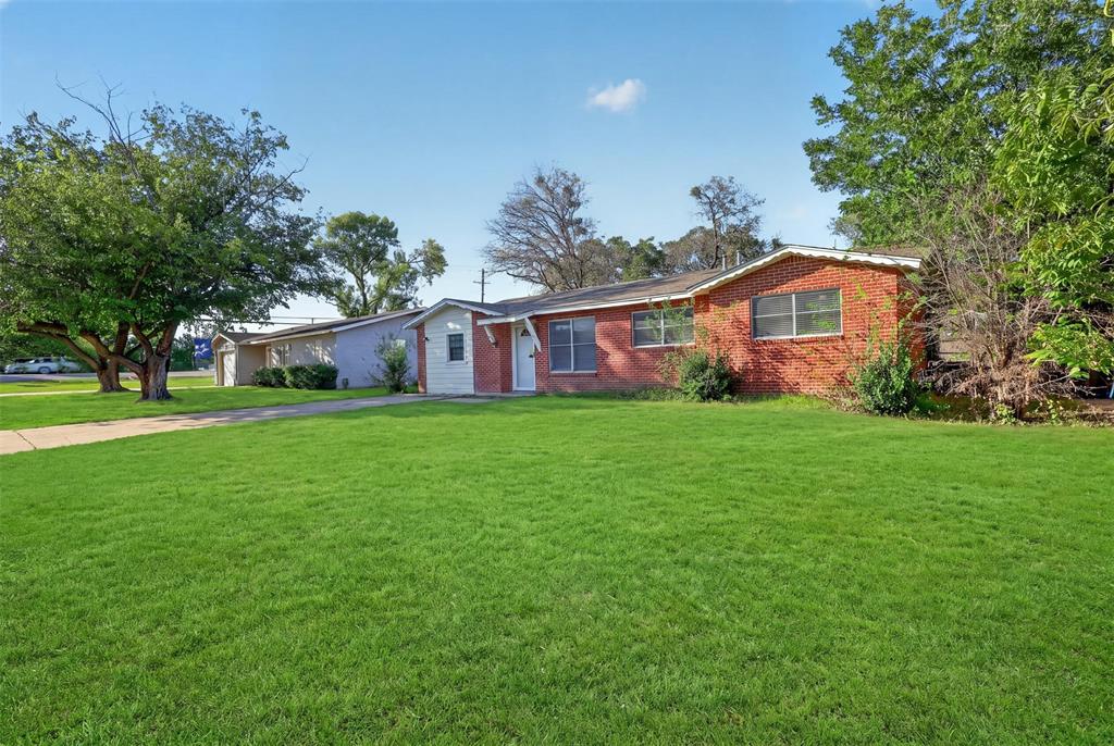 1005 Altamont Drive Property Photo 1