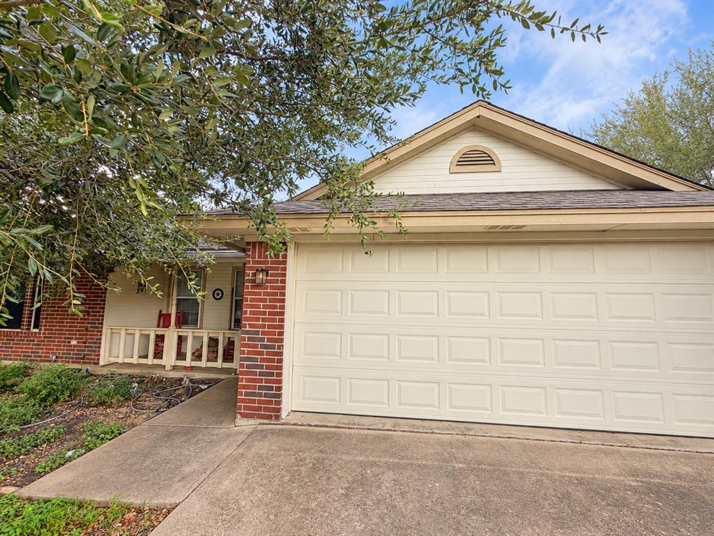 613 Sapphire Boulevard Property Photo 1