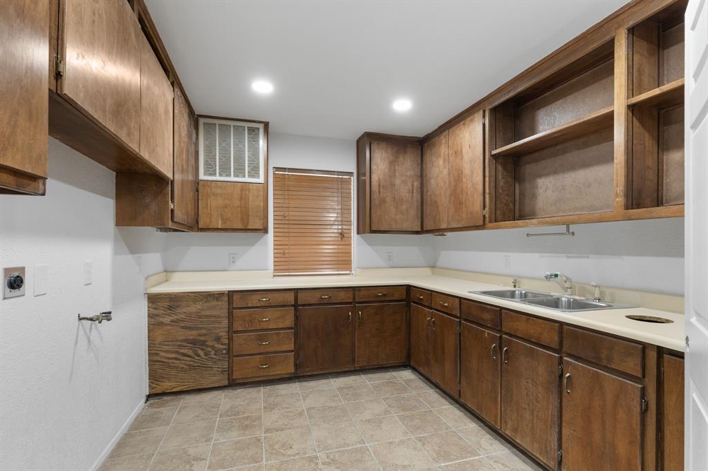 1317 East Property Photo 27