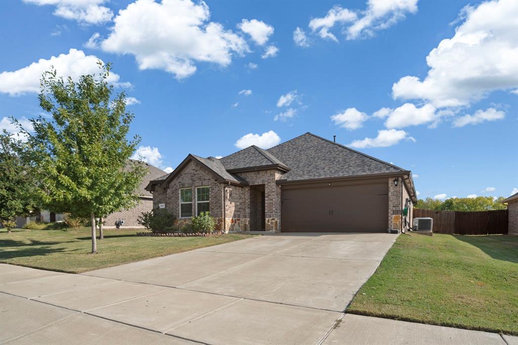 216 Churchill Court Property Photo 2