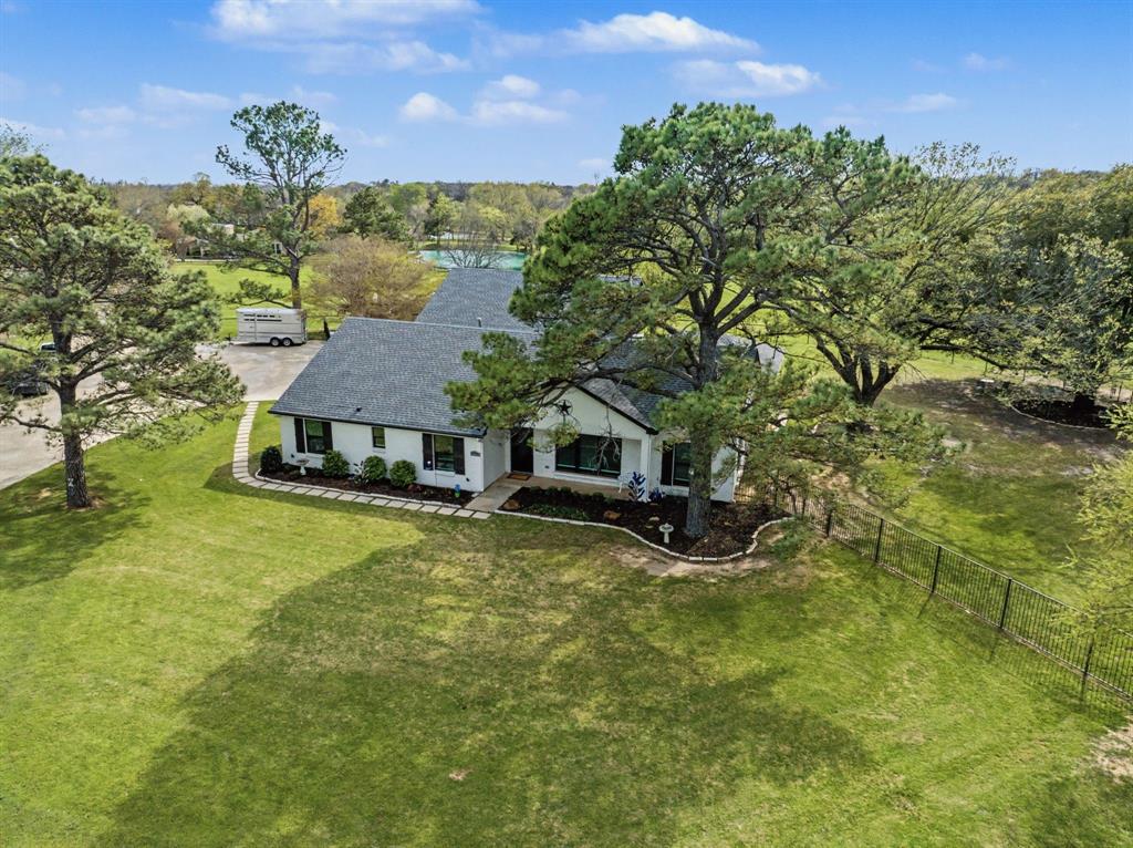 800 Lodestar Drive Property Photo 1
