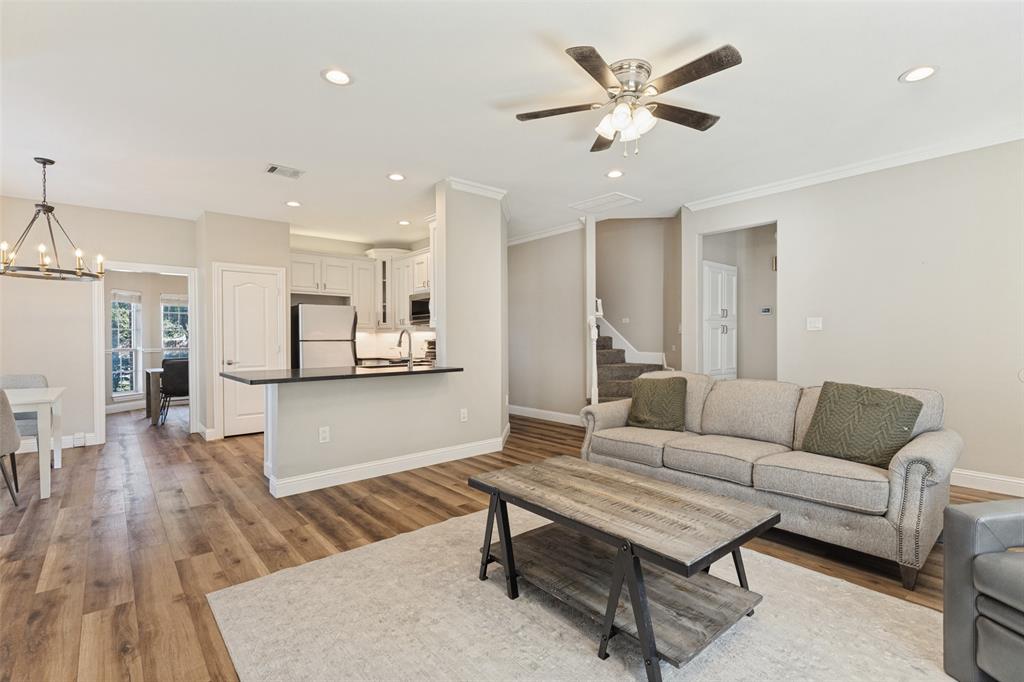 136 S College Street Property Photo 6