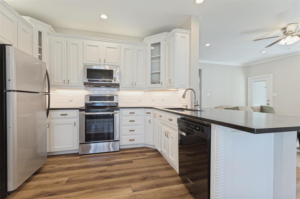 136 S College Street Property Photo 8