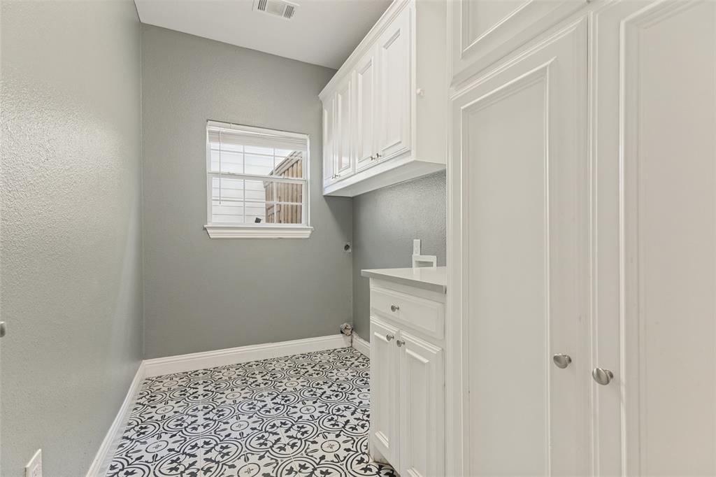 136 S College Street Property Photo 16
