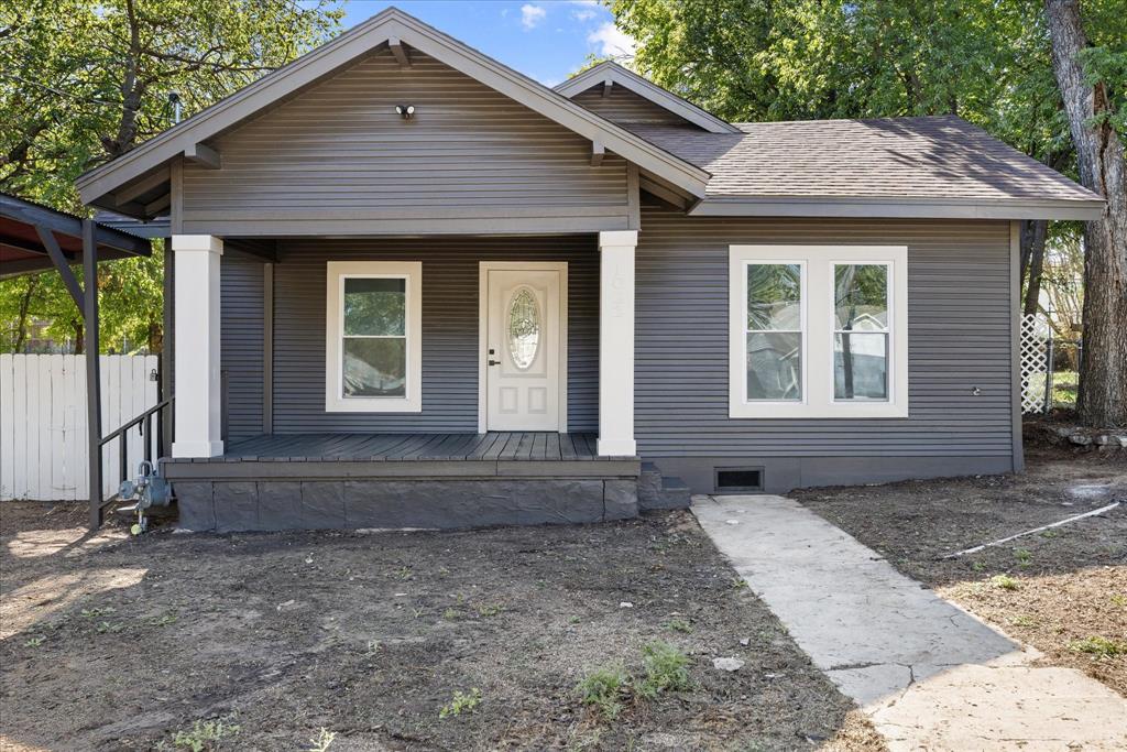 1022 W Green Street Property Photo 1