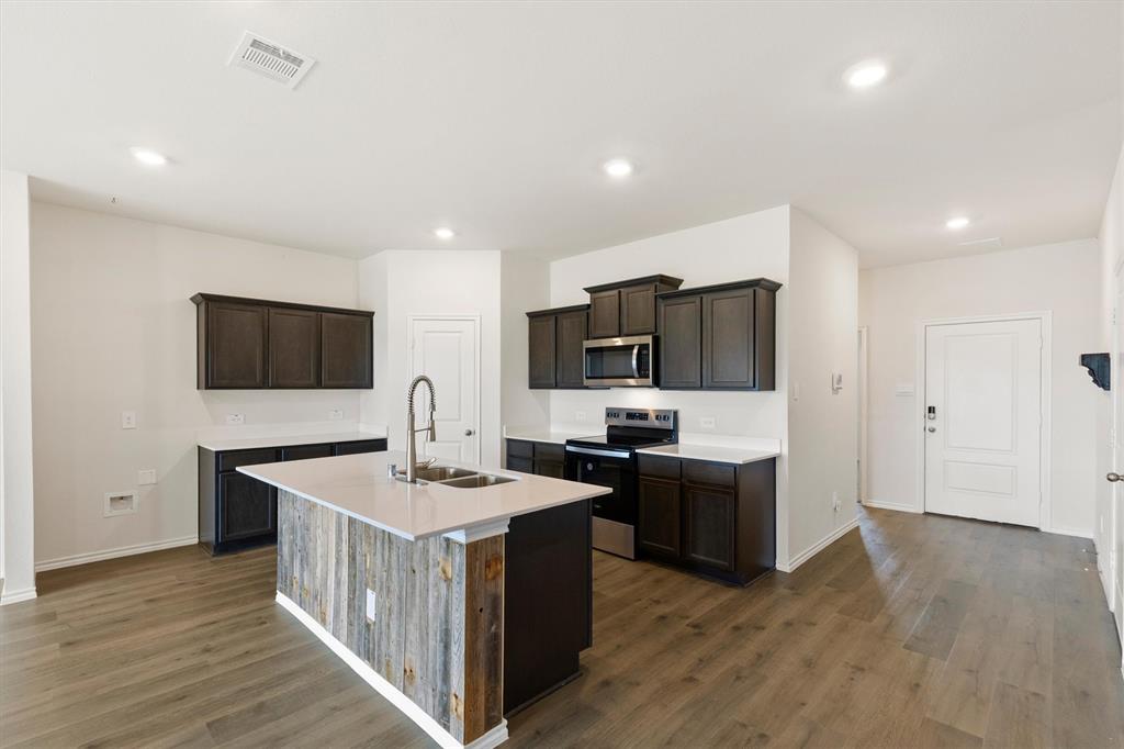 809 Sunlight Loop Property Photo 4