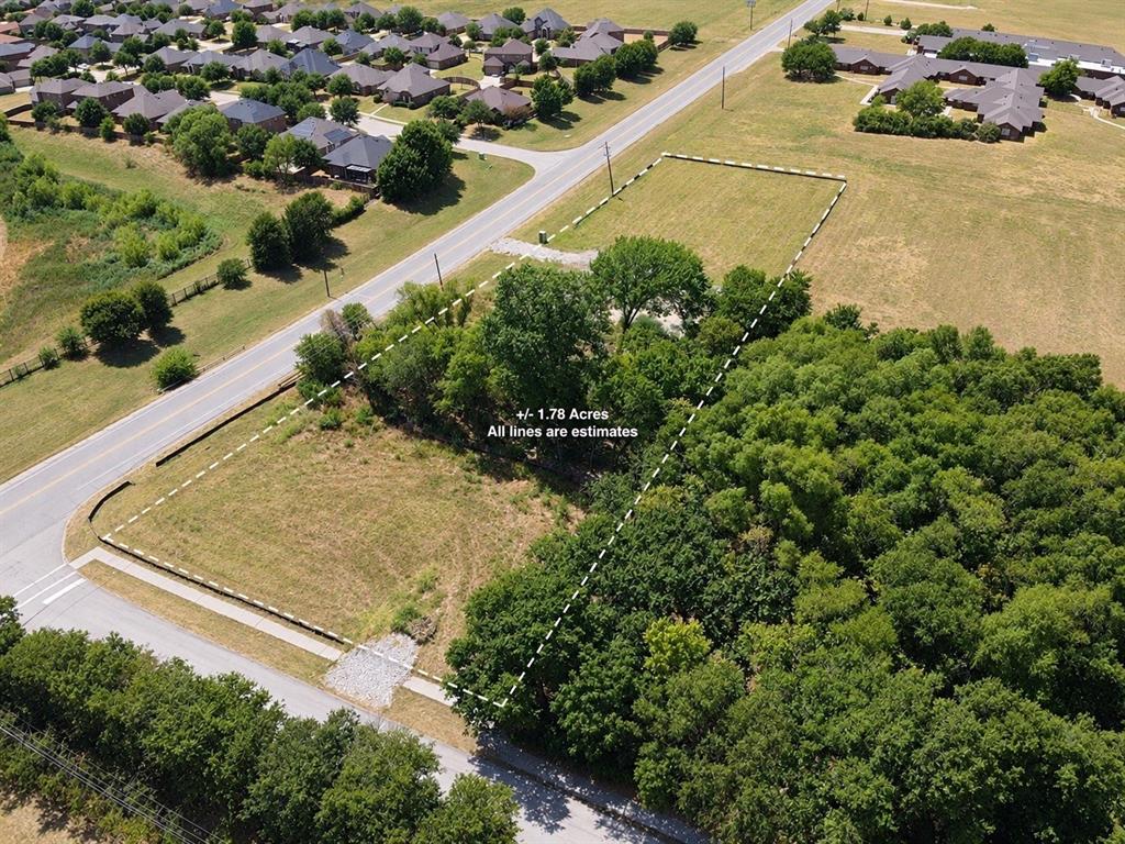 1124 E Parkerville Road Property Photo 1