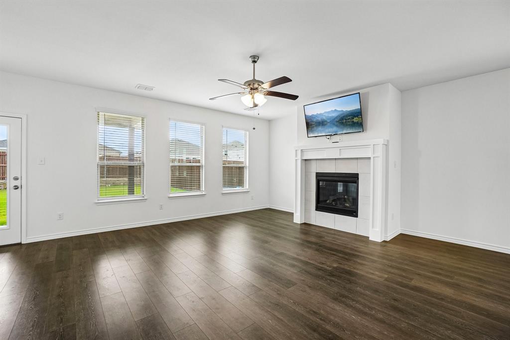 1915 Seminole Drive Property Photo 9