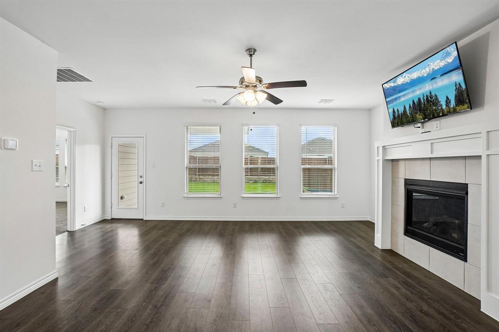1915 Seminole Drive Property Photo 10