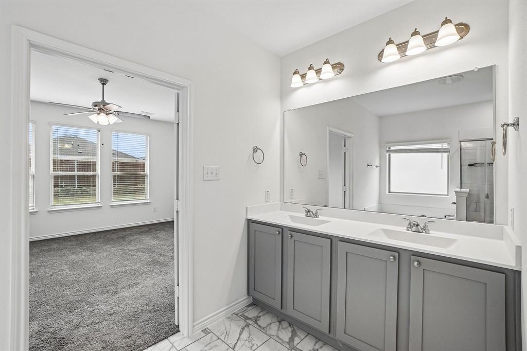 1915 Seminole Drive Property Photo 14