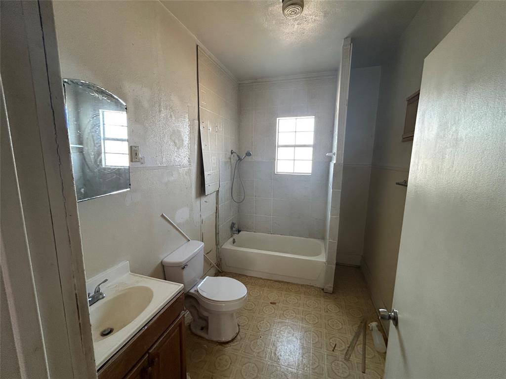 428 W 7th Street Property Photo 7