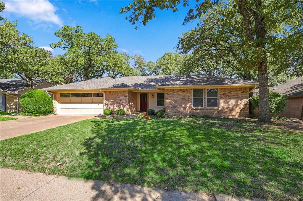212 Heneretta Drive Property Photo 1