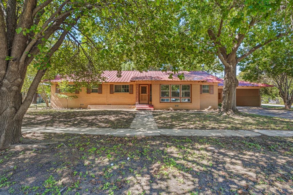608 S Austin Street Property Photo 1