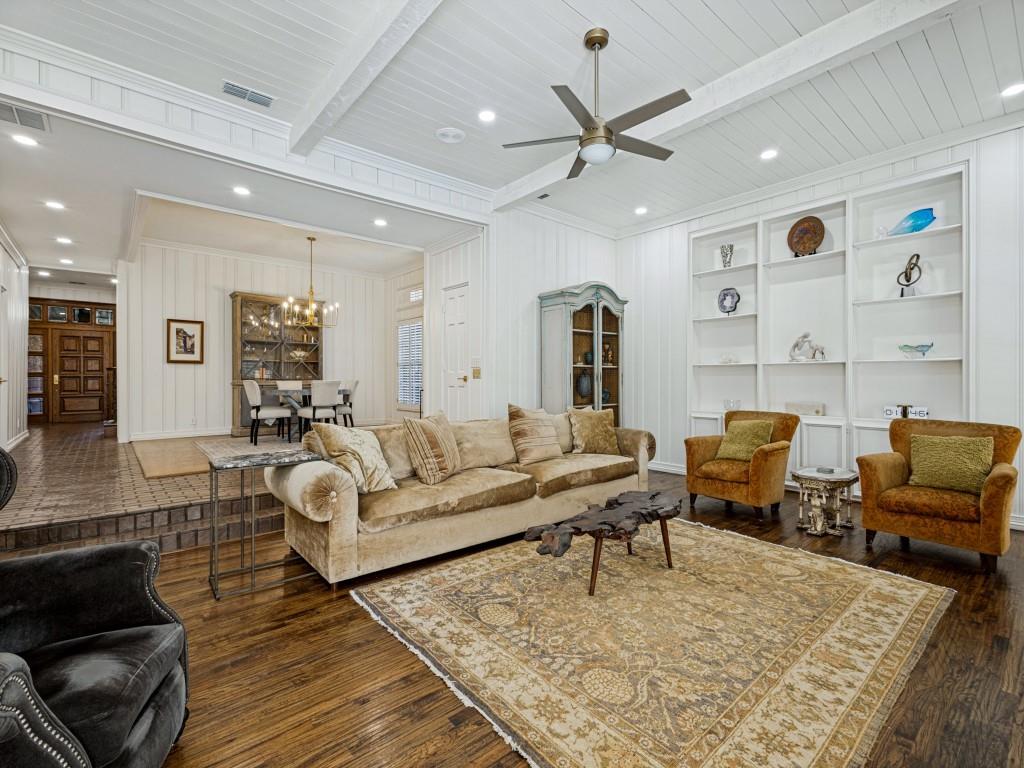 2113 Augusta Property Photo 9