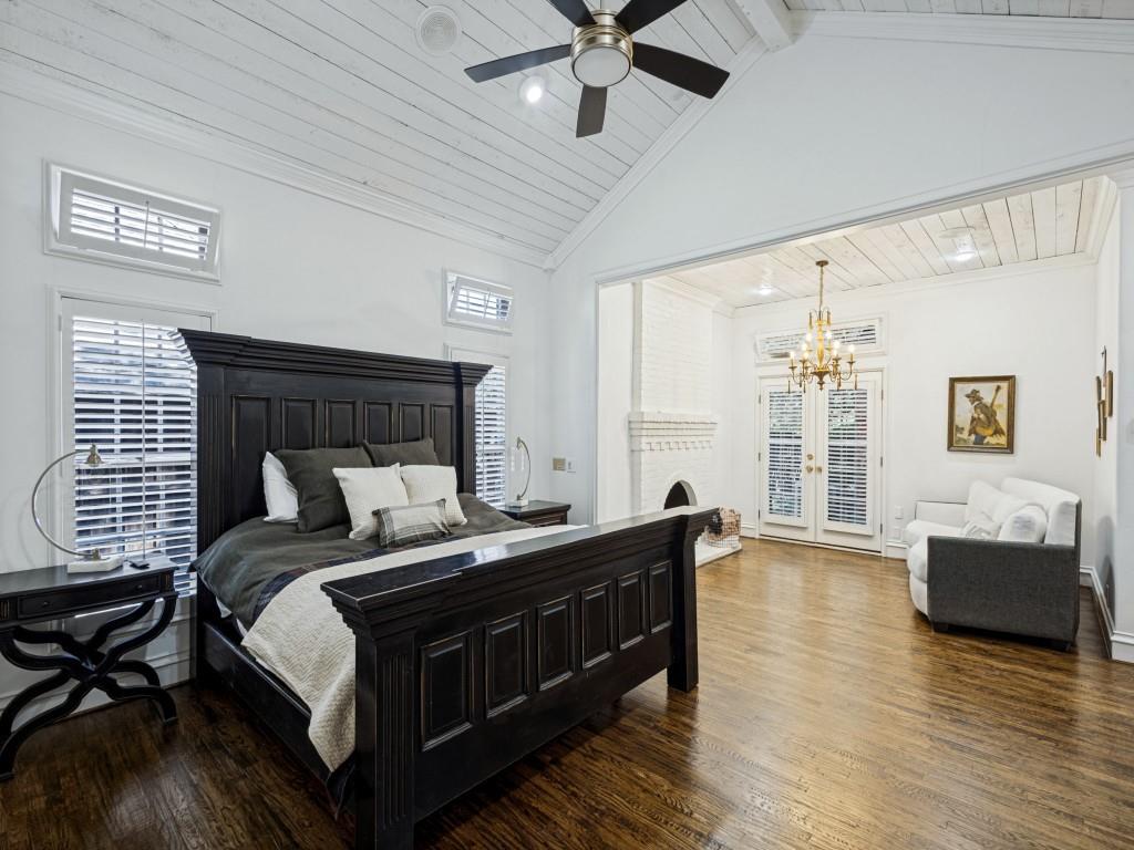 2113 Augusta Property Photo 17