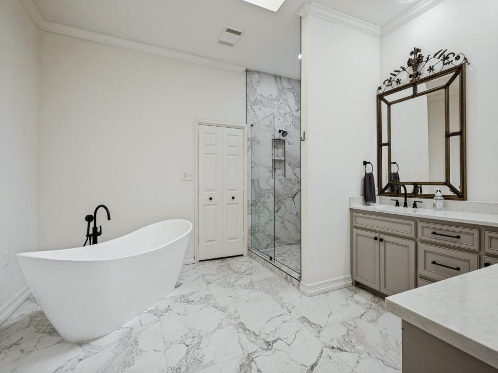 2113 Augusta Property Photo 20