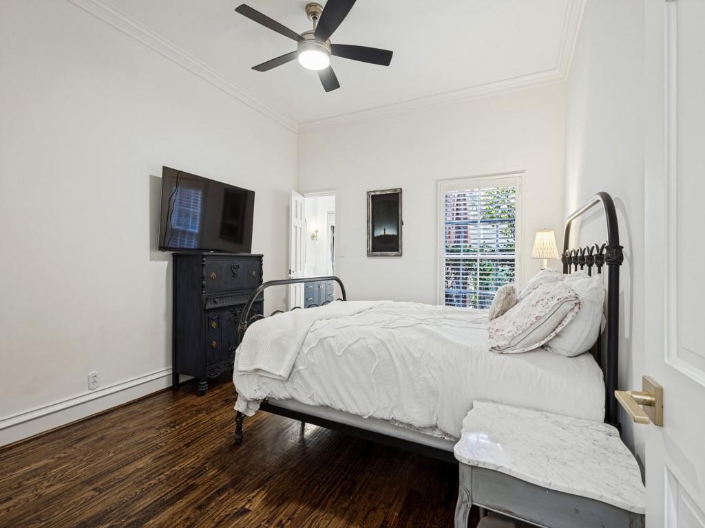 2113 Augusta Property Photo 26