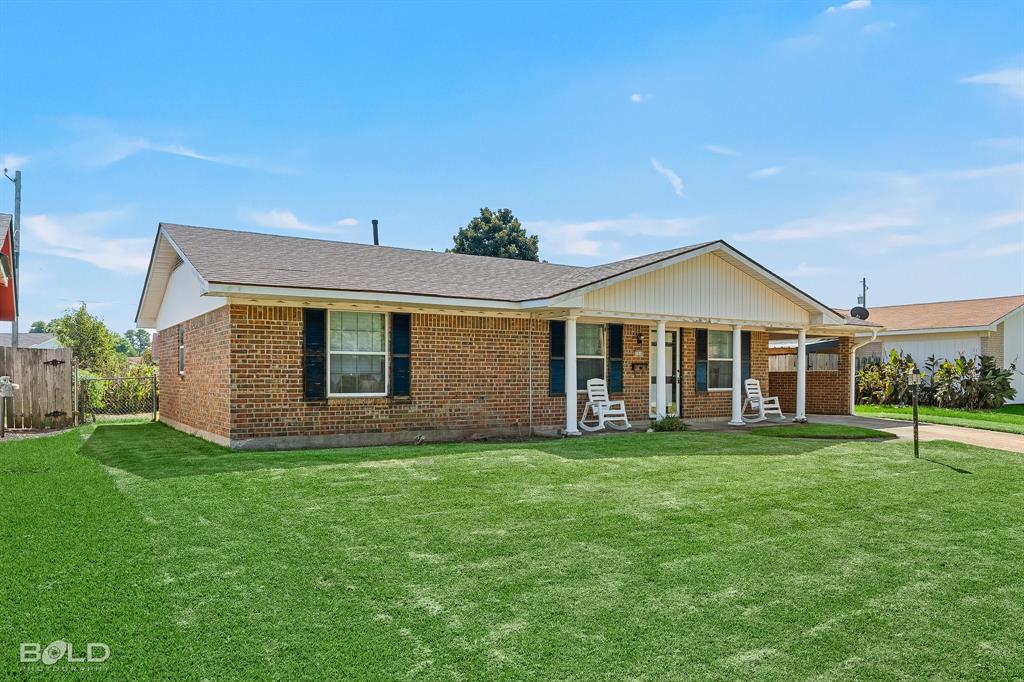 1510 Holiday Place Property Photo 1