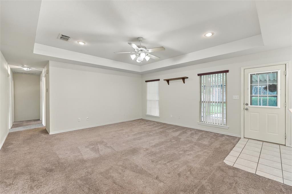 411 W Spring Street Property Photo 5