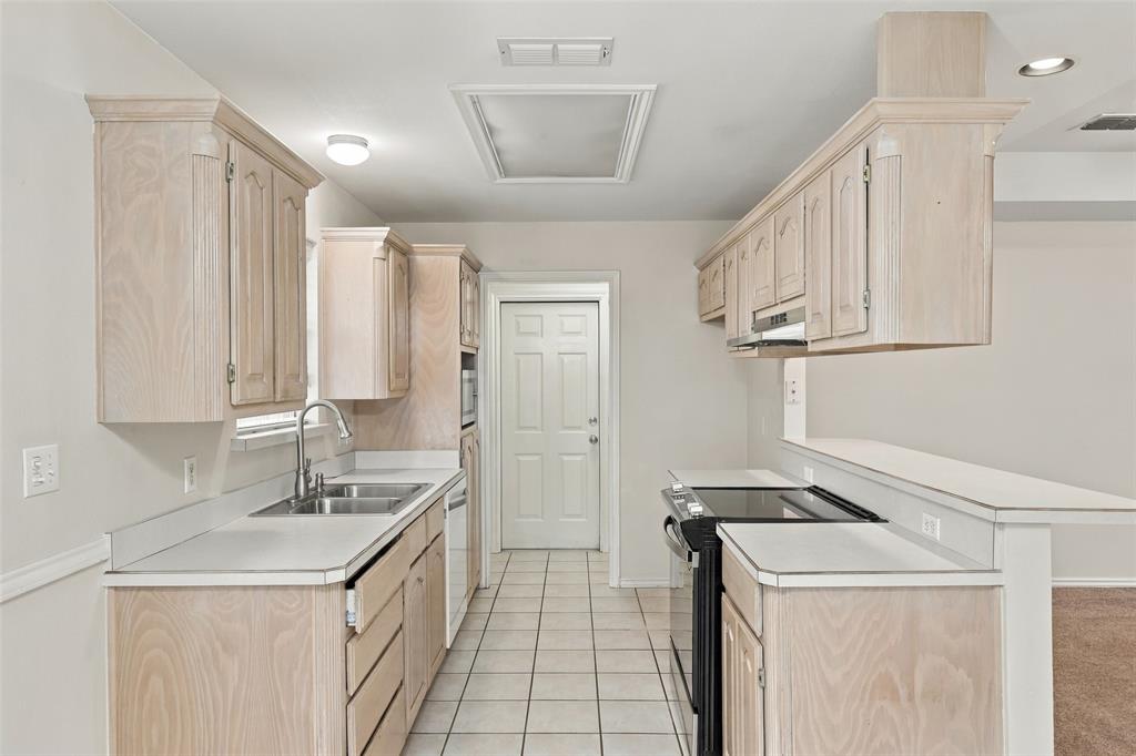 411 W Spring Street Property Photo 9