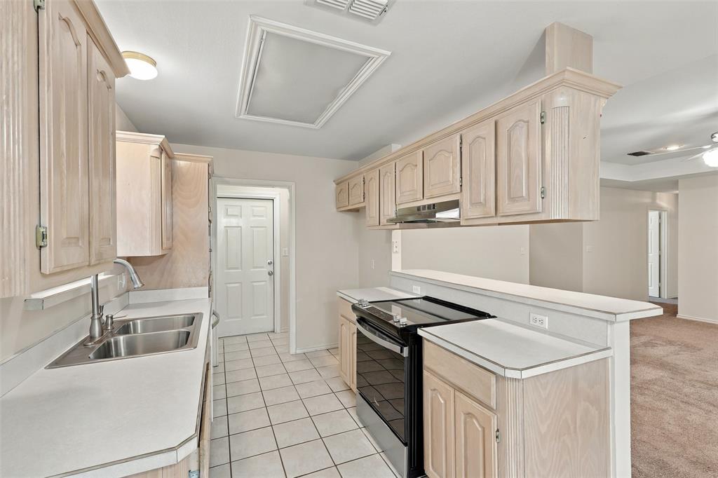411 W Spring Street Property Photo 10