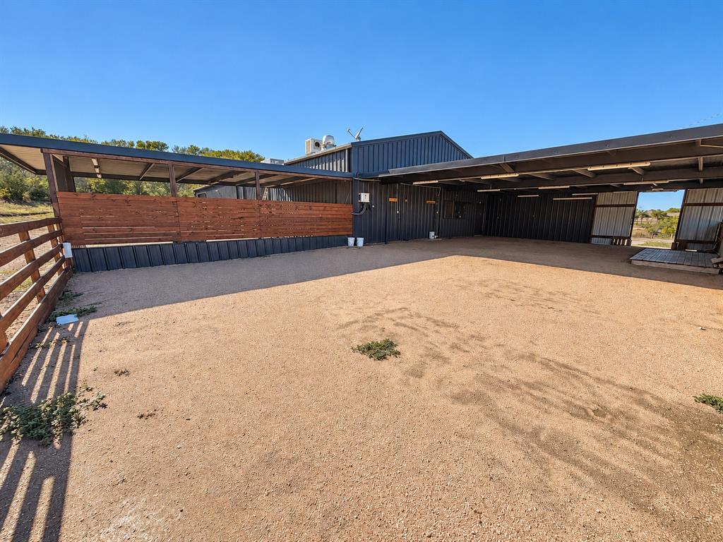 2524 Azle Highway Property Photo 8