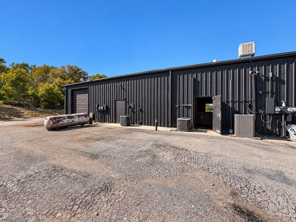 2524 Azle Highway Property Photo 12