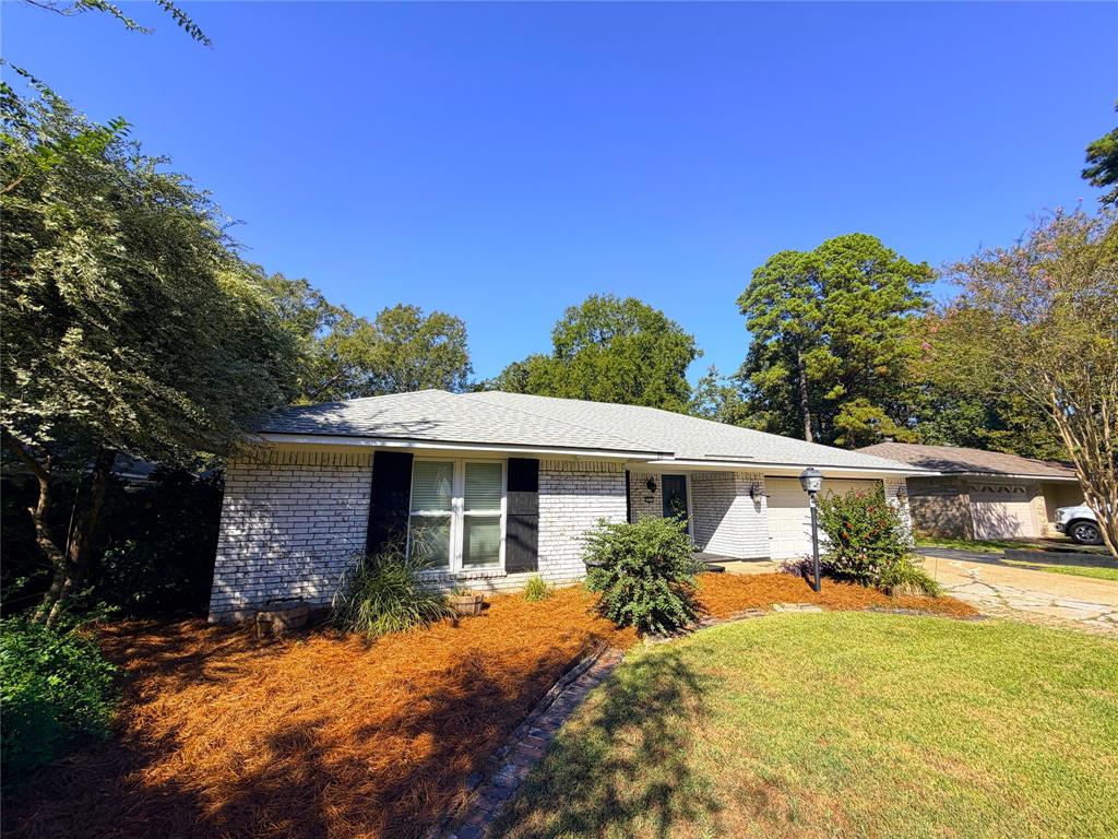 211 Chimney Lane Property Photo 1