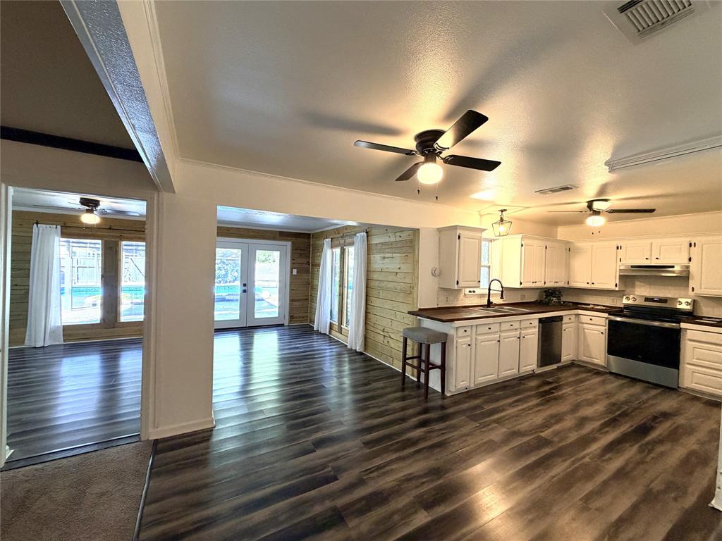 211 Chimney Lane Property Photo 5