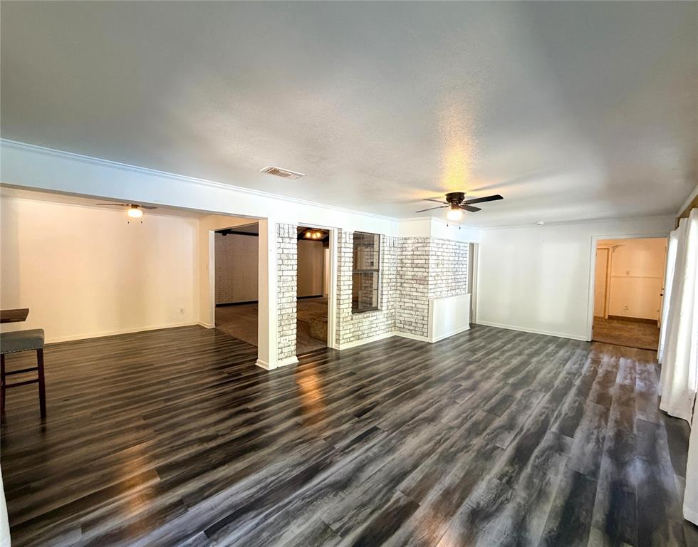 211 Chimney Lane Property Photo 10