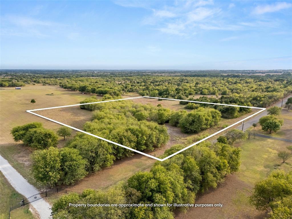 000 Hodge Property Photo 4