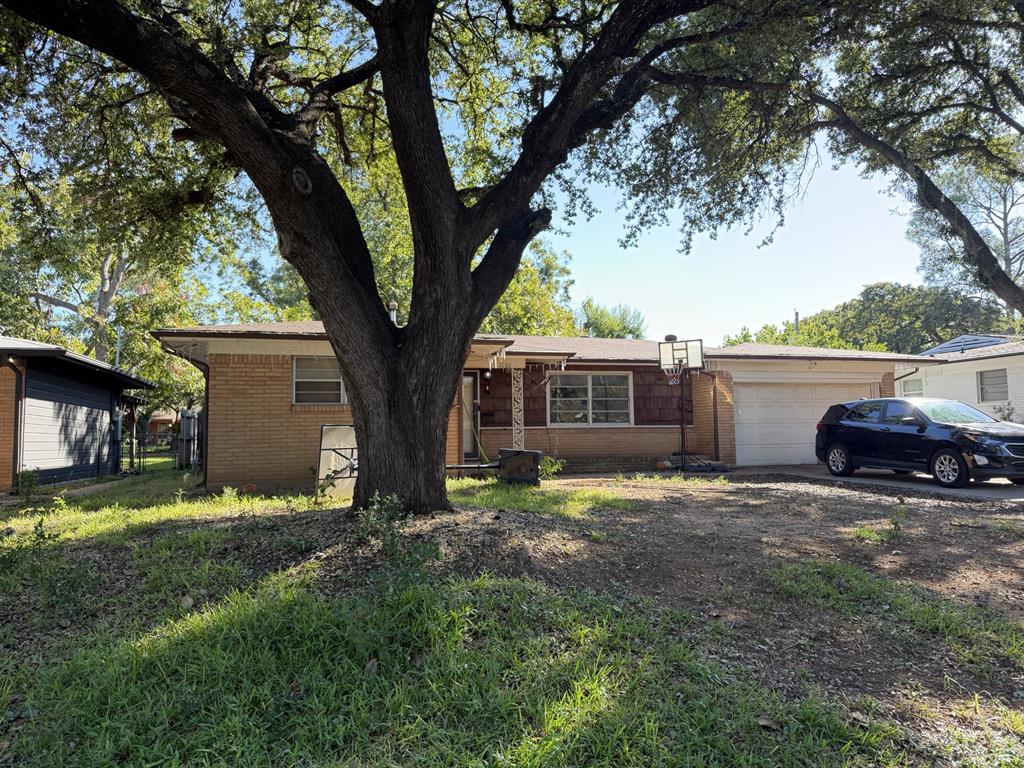 1202 W Tucker Boulevard Property Photo 3
