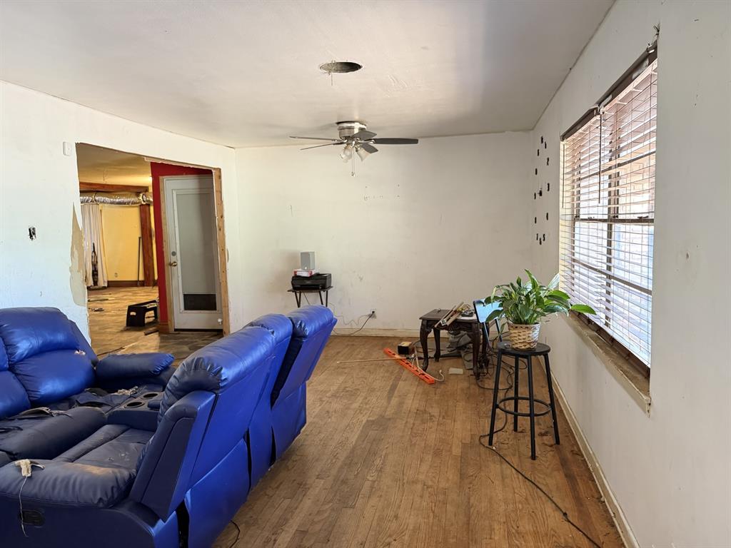1202 W Tucker Boulevard Property Photo 9