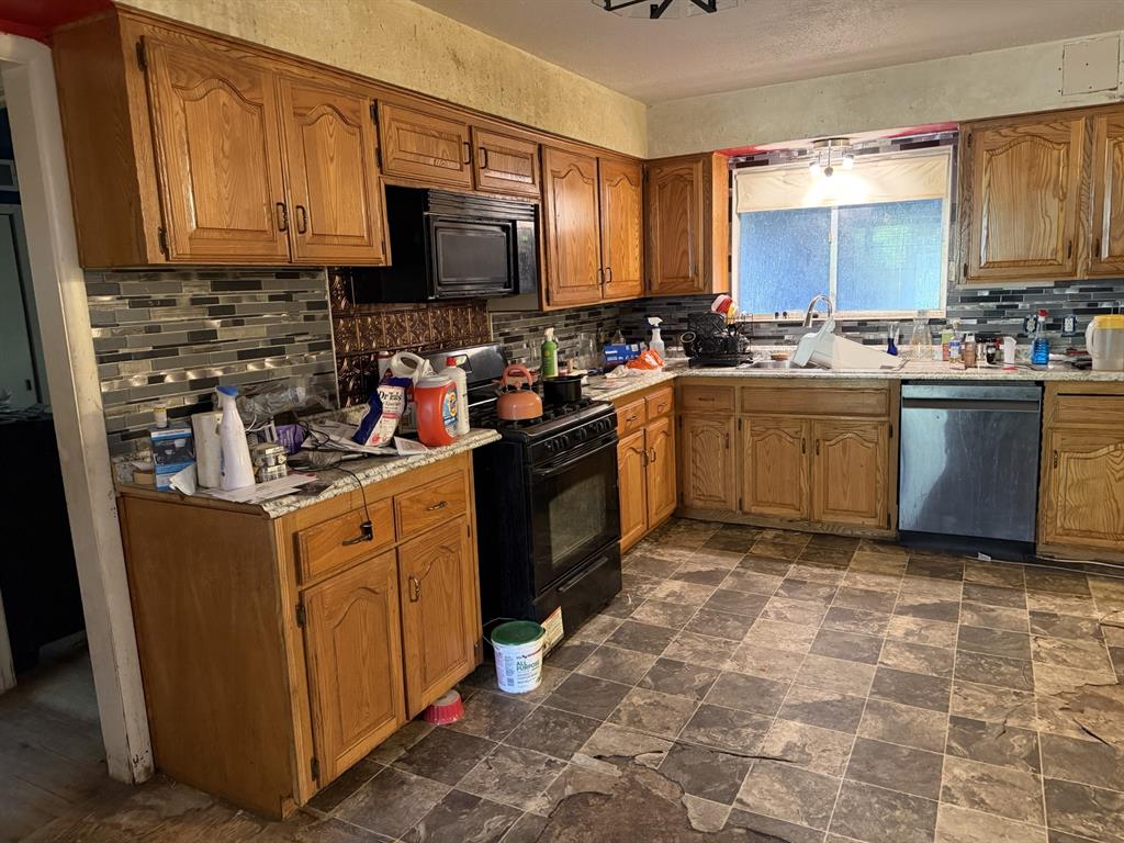 1202 W Tucker Boulevard Property Photo 12