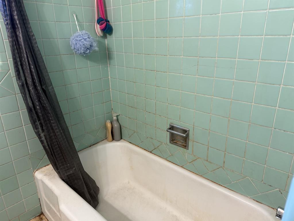 1202 W Tucker Boulevard Property Photo 21