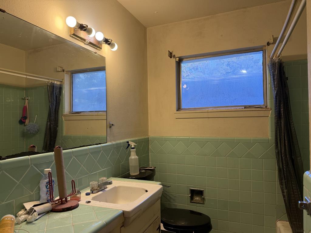 1202 W Tucker Boulevard Property Photo 22