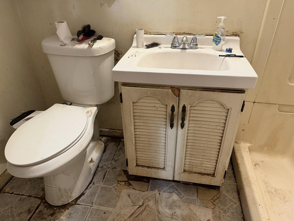 1202 W Tucker Boulevard Property Photo 28