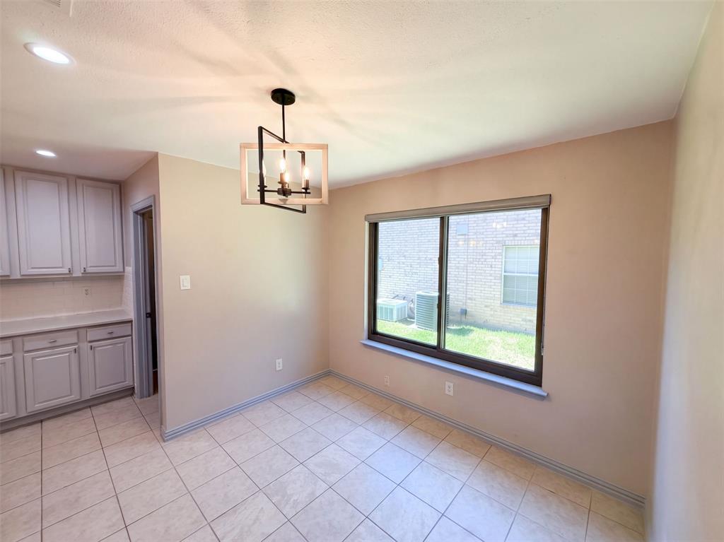 4412 Cedar Valley Drive Property Photo 9