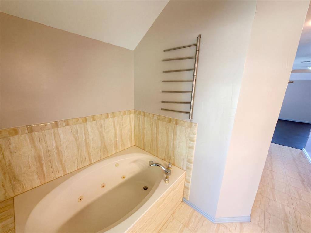 4412 Cedar Valley Drive Property Photo 20