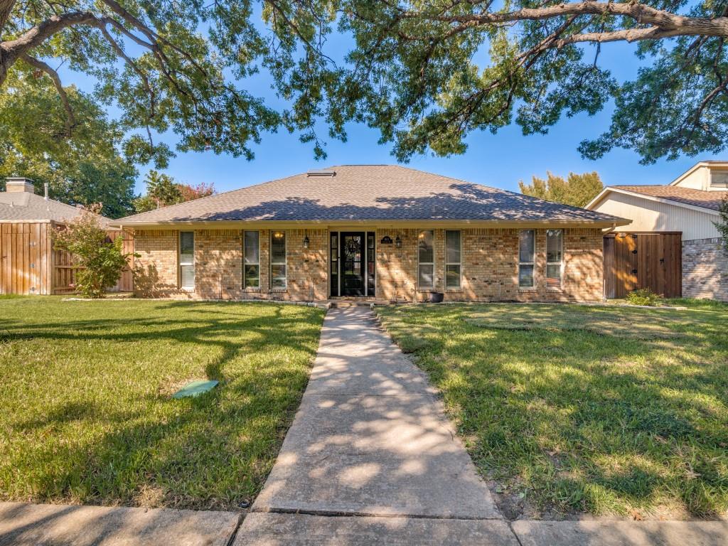 1811 Centenary Drive Property Photo 1