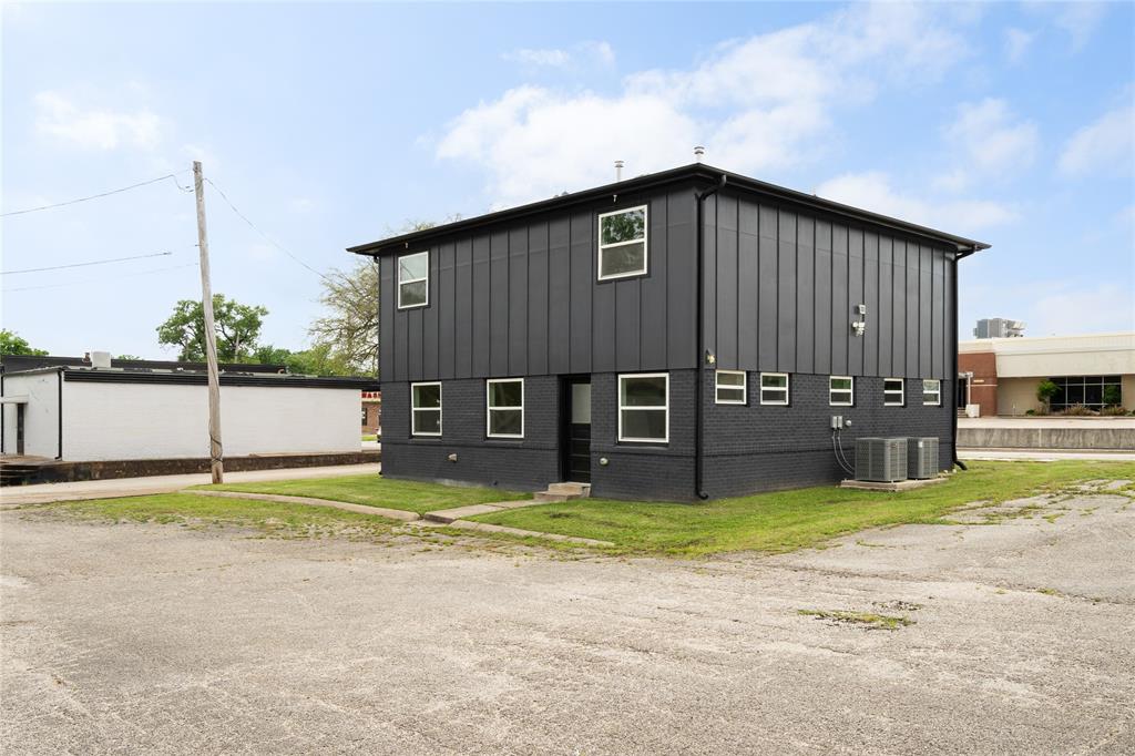 2815 Wesley St Street Property Photo 4