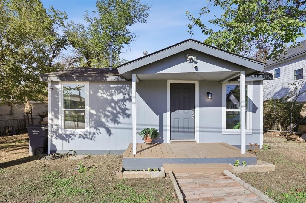 1724 Lloyd Avenue Property Photo 1