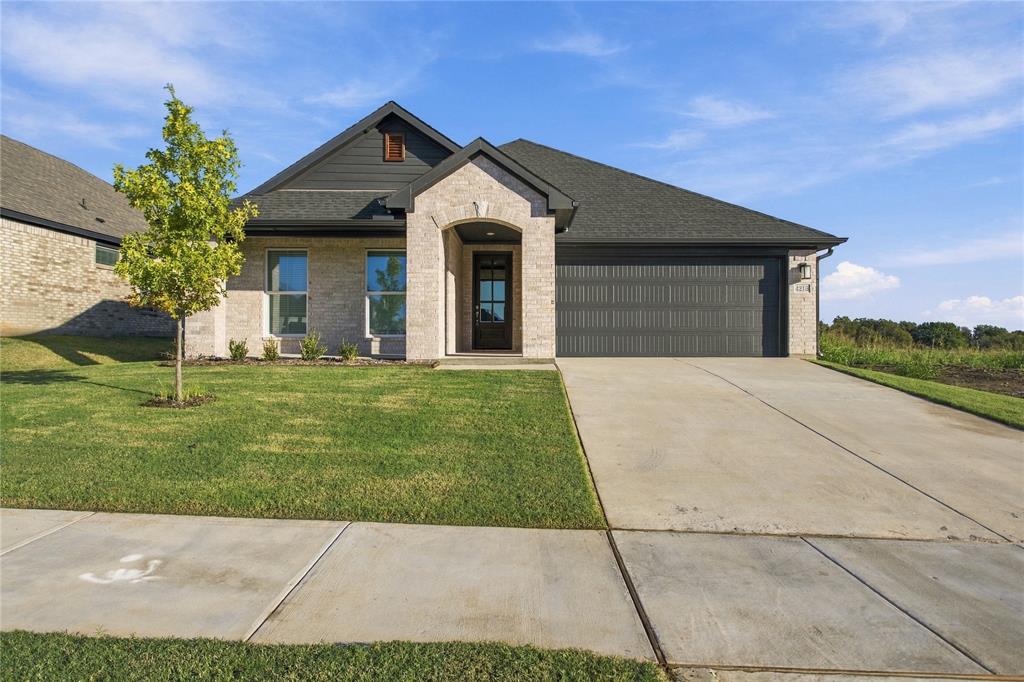 4215 Hummingbird Drive Property Photo 1